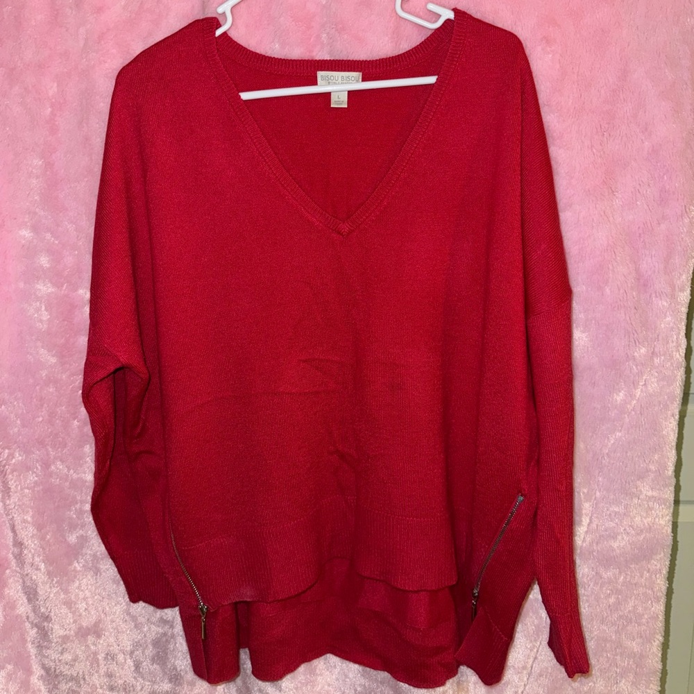 Bisou Bisou Vibrant Red V-Neck Sweater with Zipper Accents